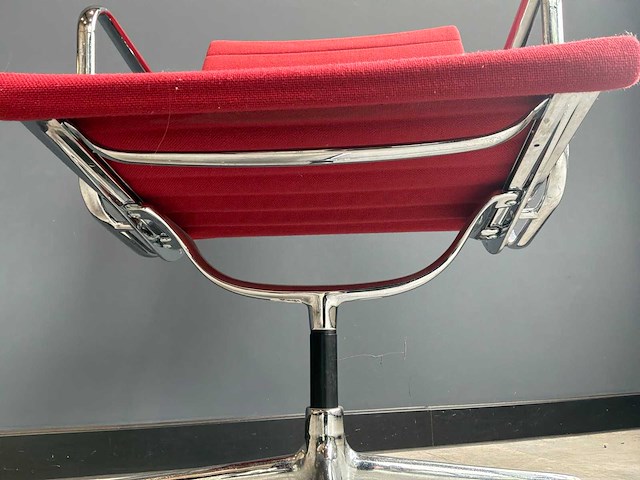 Vitra ea 108 stoel - afbeelding 5 van  6