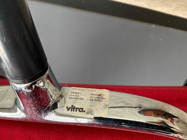 Vitra ea 108 stoel - afbeelding 6 van  6