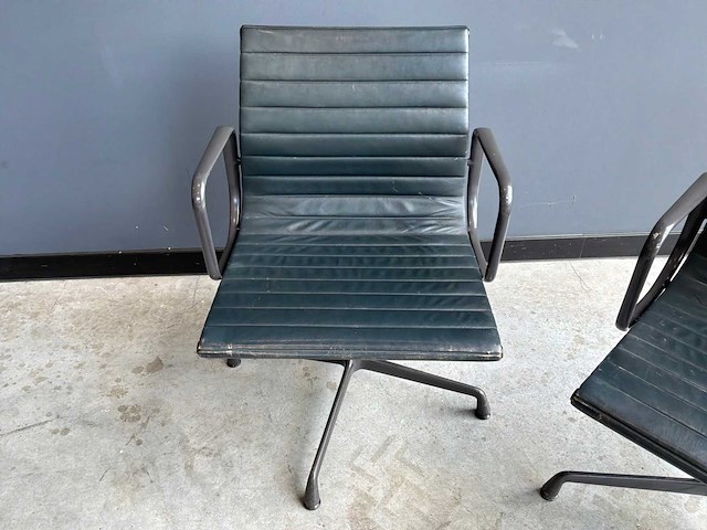 Vitra ea 108 vergaderstoel (2x) - afbeelding 4 van  8