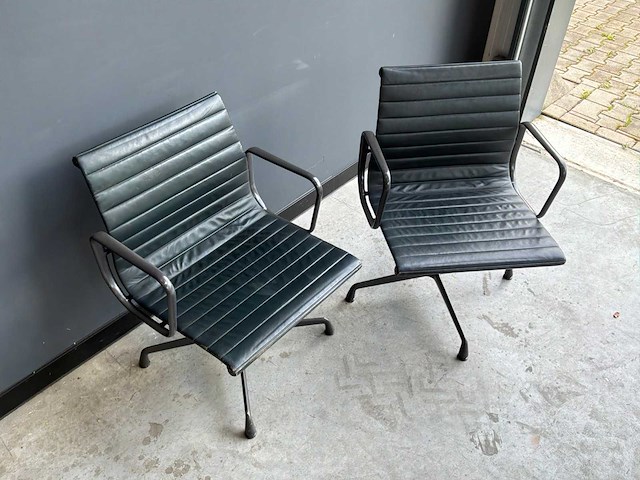 Vitra ea 108 vergaderstoel (2x) - afbeelding 2 van  7