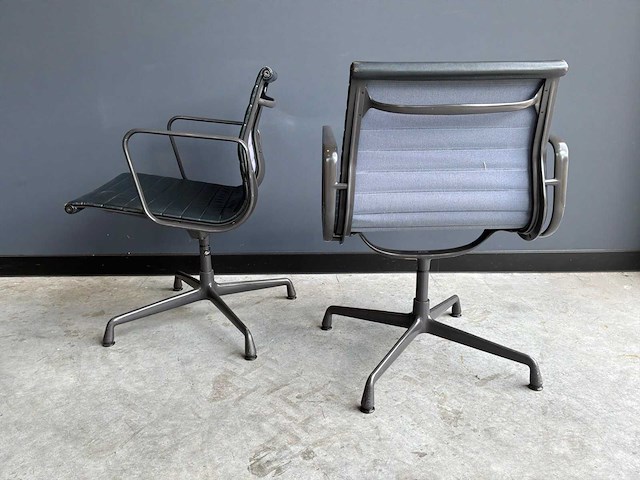 Vitra ea 108 vergaderstoel (2x) - afbeelding 3 van  7