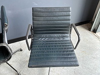Vitra ea 108 vergaderstoel (2x) - afbeelding 4 van  7