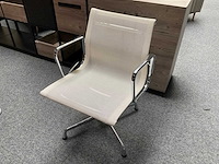 Vitra ea 108 vergaderstoel - afbeelding 1 van  4
