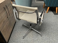 Vitra ea 108 vergaderstoel - afbeelding 3 van  4