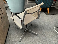 Vitra ea 108 vergaderstoel - afbeelding 4 van  4