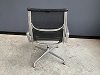 Vitra ea 115 stoel - afbeelding 3 van  5