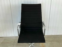 Vitra ea108 hoge rug vergaderstoel - afbeelding 2 van  5