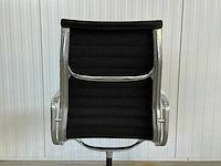 Vitra ea108 hoge rug vergaderstoel - afbeelding 3 van  5
