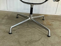Vitra ea108 hoge rug vergaderstoel - afbeelding 4 van  5