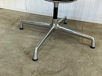 Vitra ea108 hoge rug vergaderstoel - afbeelding 4 van  5