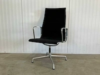 Vitra ea108 hoge rug vergaderstoel