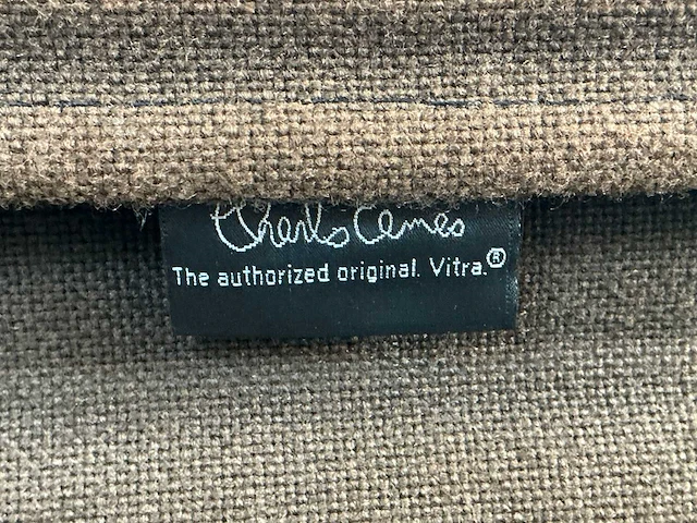 Vitra ea108 hoge rug vergaderstoel - afbeelding 5 van  5