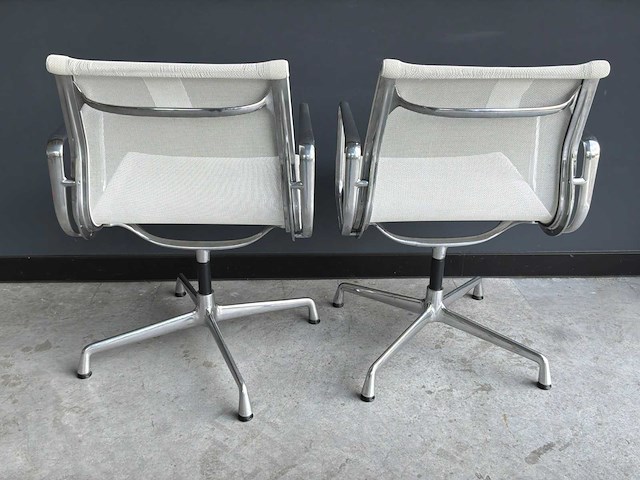 Vitra ea108 netweave vergaderstoel (2x) - afbeelding 6 van  6