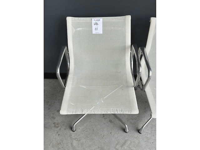 Vitra ea108 netweave vergaderstoel (2x) - afbeelding 3 van  6