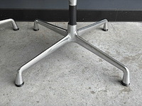 Vitra ea108 netweave vergaderstoel (2x) - afbeelding 5 van  6