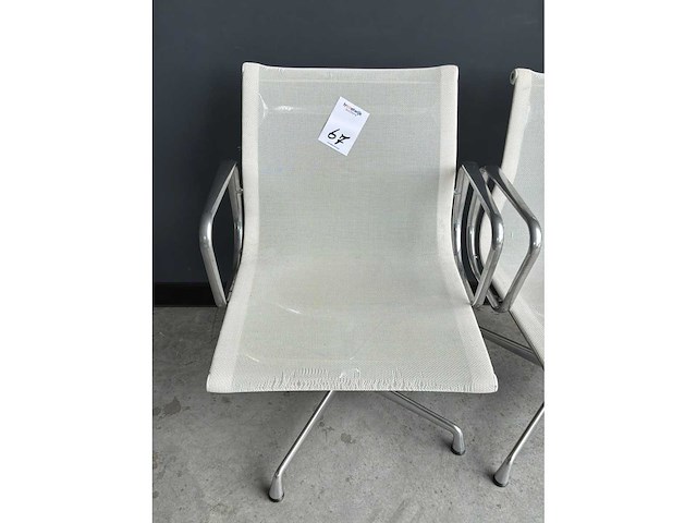 Vitra ea108 netweave vergaderstoel (2x) - afbeelding 4 van  5