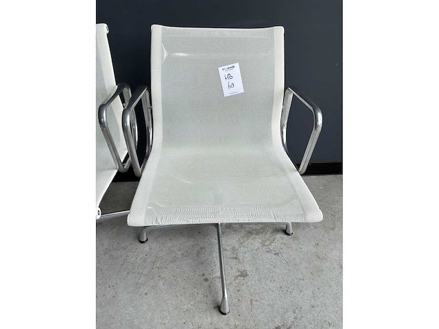 Vitra ea108 netweave vergaderstoel (2x) - afbeelding 3 van  5