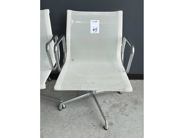 Vitra ea108 netweave vergaderstoel (2x) - afbeelding 2 van  5