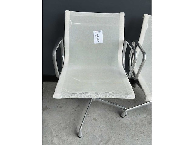 Vitra ea108 netweave vergaderstoel (2x) - afbeelding 3 van  5