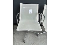 Vitra ea108 netweave vergaderstoel (2x) - afbeelding 3 van  5