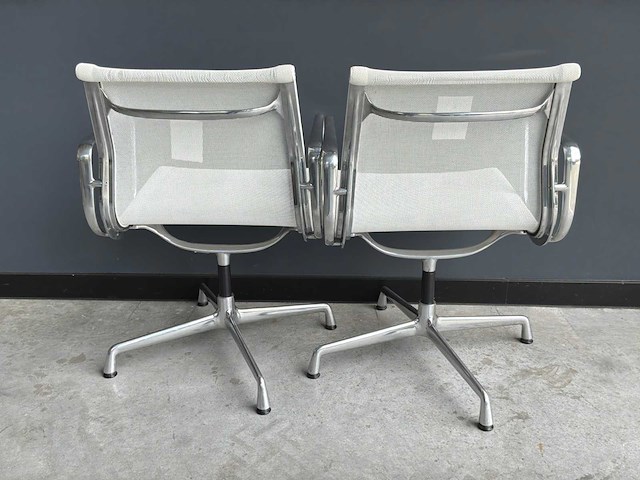 Vitra ea108 netweave vergaderstoel (2x) - afbeelding 4 van  5