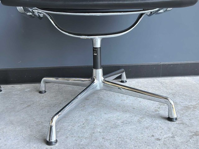 Vitra ea108 vergaderstoel (2x) - afbeelding 7 van  10