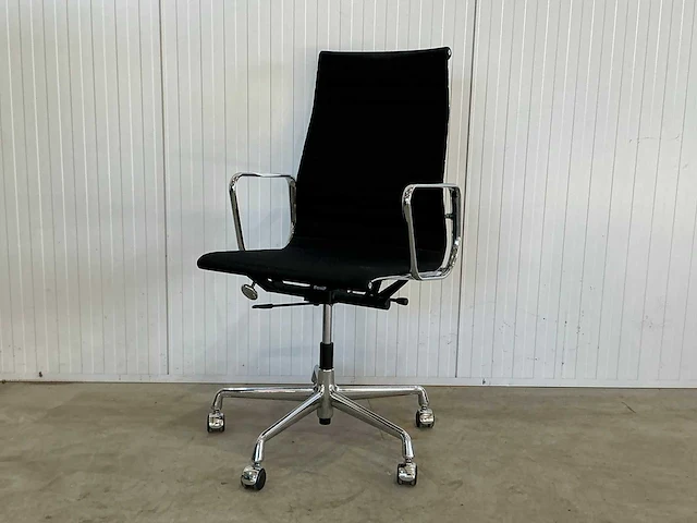 Vitra ea119 bureaustoel - afbeelding 1 van  5