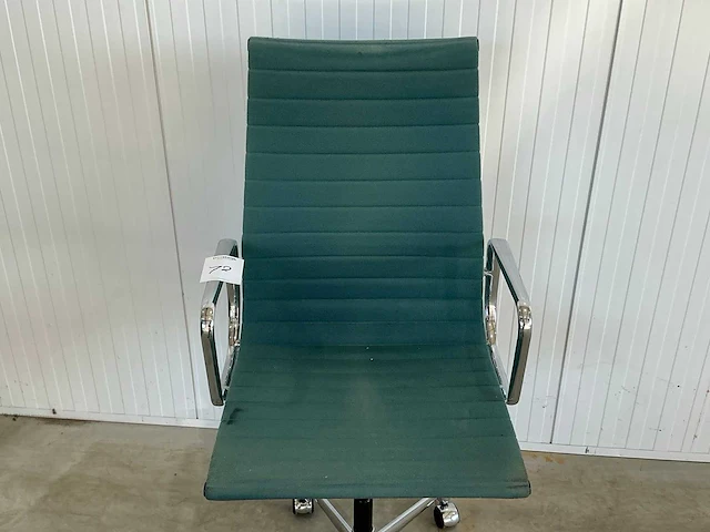 Vitra ea119 bureaustoel - afbeelding 2 van  5