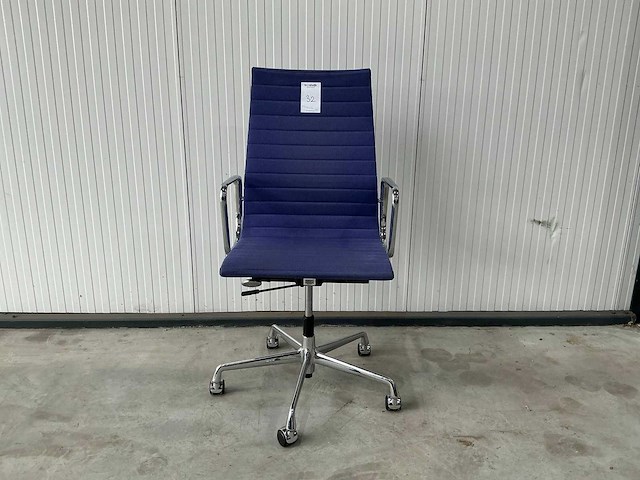 Vitra ea119 vergaderstoel - afbeelding 1 van  7