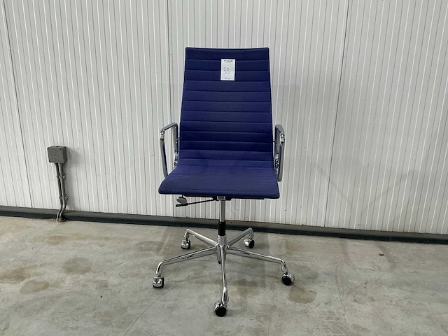 Vitra ea119 vergaderstoel - afbeelding 1 van  8