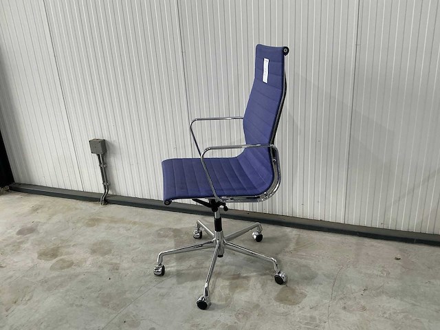 Vitra ea119 vergaderstoel - afbeelding 4 van  8