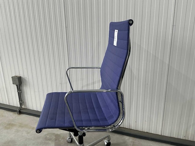 Vitra ea119 vergaderstoel - afbeelding 5 van  8