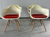 Vitra eames eetkamerstoel (4x) - afbeelding 1 van  7