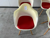 Vitra eames eetkamerstoel (4x) - afbeelding 2 van  7