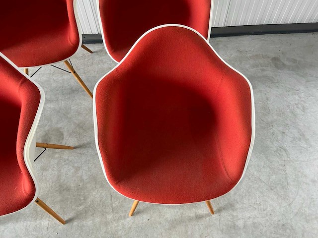 Vitra eames eetkamerstoel (4x) - afbeelding 2 van  5