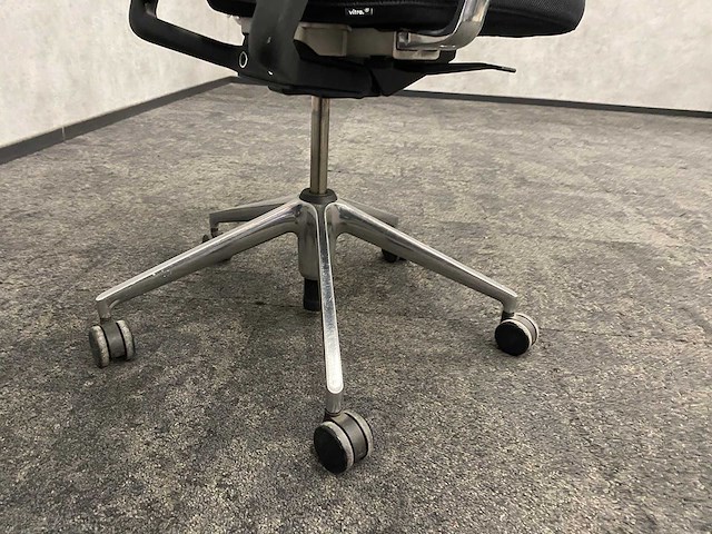 Vitra id - bureaustoel met jashaak - afbeelding 3 van  22