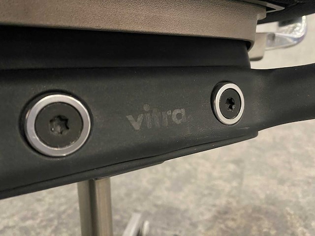 Vitra id - bureaustoel met jashaak - afbeelding 11 van  22