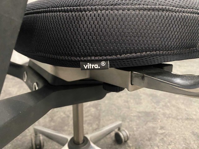 Vitra id - bureaustoel met jashaak - afbeelding 4 van  22