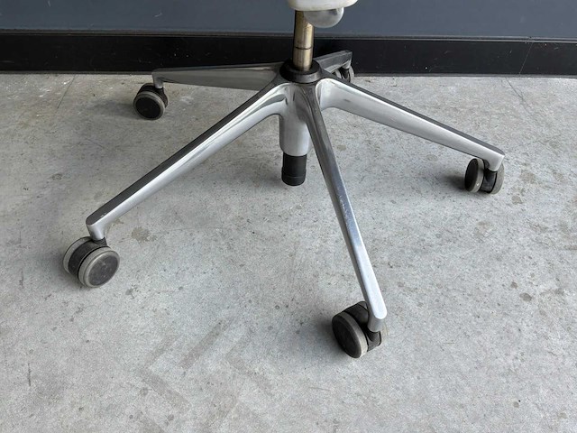Vitra id trim bureaustoel - afbeelding 9 van  9
