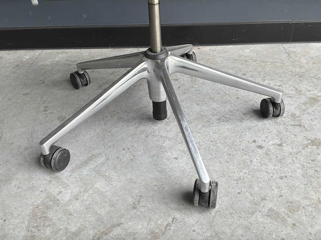 Vitra id trim l bureaustoel - afbeelding 6 van  7