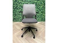 Vitra meda - ergonomische bureaustoel - afbeelding 3 van  4