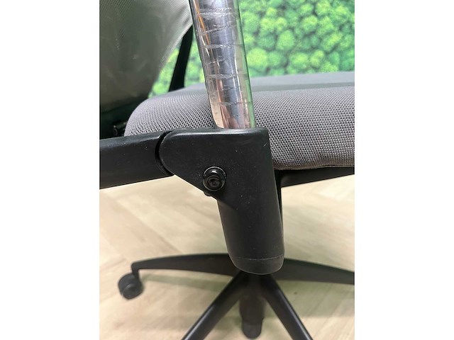 Vitra meda - ergonomische bureaustoel - afbeelding 7 van  8