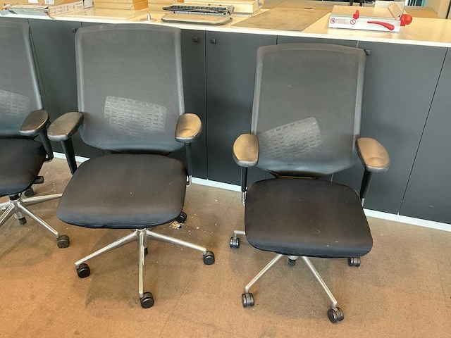 Vitra meda pro bureaustoel (4x) - afbeelding 3 van  8