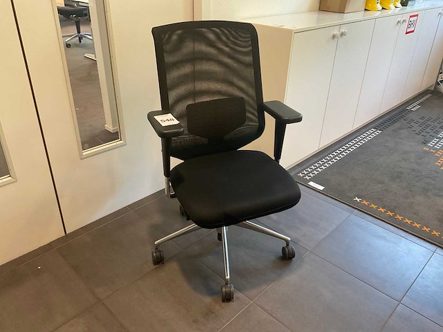 Vitra meda pro bureaustoel - afbeelding 1 van  5