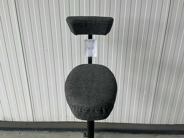 Vitra nelson perch kruk - afbeelding 2 van  4