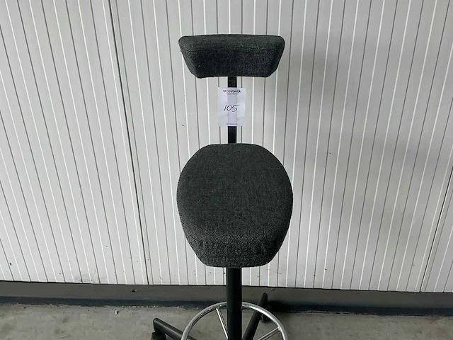 Vitra nelson perch kruk - afbeelding 3 van  5