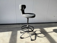 Vitra pivot kruk - afbeelding 3 van  7
