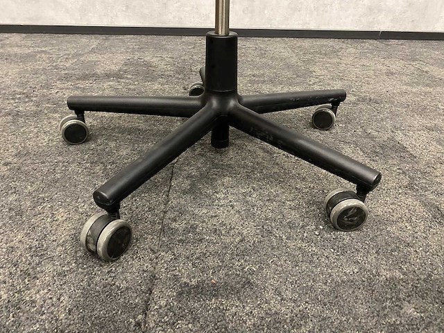 Vitra rookie - bureaustoel zwart - afbeelding 7 van  11