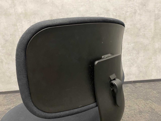 Vitra rookie - bureaustoel zwart - afbeelding 9 van  11