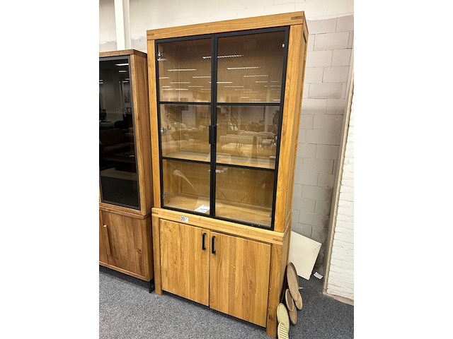 Vitrine kast xooon - afbeelding 1 van  1